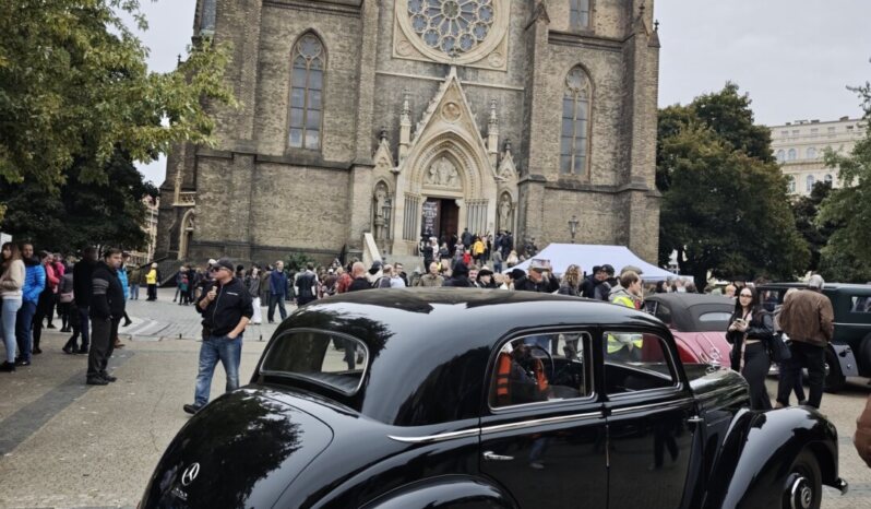 1953 Mercedes-Benz 220 W187