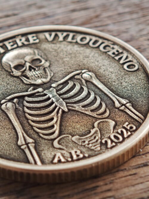 Poranění páteře vyloučeno - satirická pamětní mince